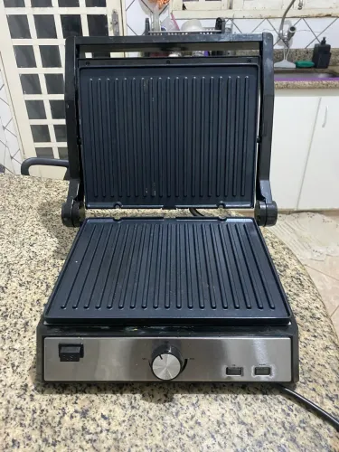 Grill e Sanduicheira Philco PGR50A Inox 127V 1500W - Seminovo