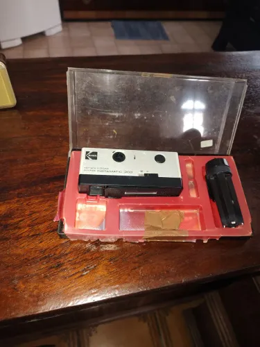 Máquina fotográfica antiga marca kodak