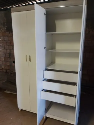 Guarda roupa USADO incluso entrega e montagem 