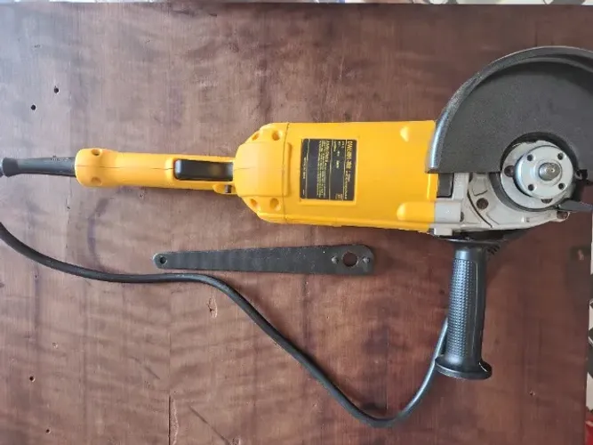 esmerilhadeira dewalt 2000W