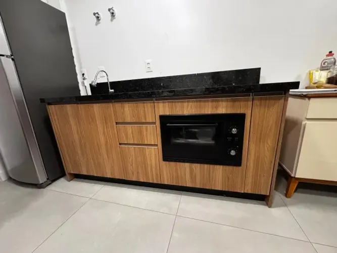 Balcão de cozinha 2 metros com gavetão para temperos - Gavetas e portas com amortecedor