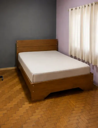 VENDO CAMA DE CASAL DE MADEIRA