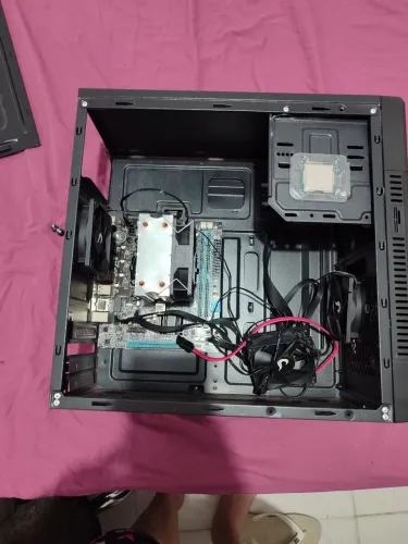 Gabinete, placa mãe, 2 processadores, fans 80mm