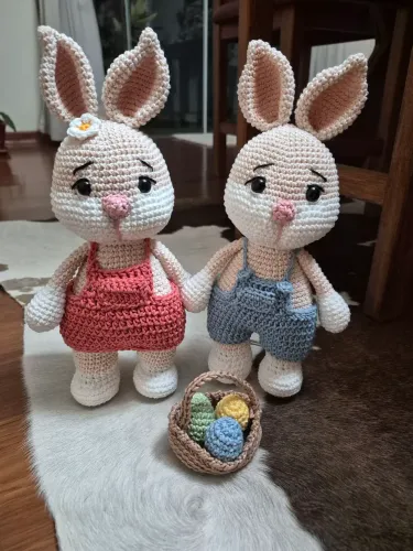 Coelhinhos em amigurumi 
