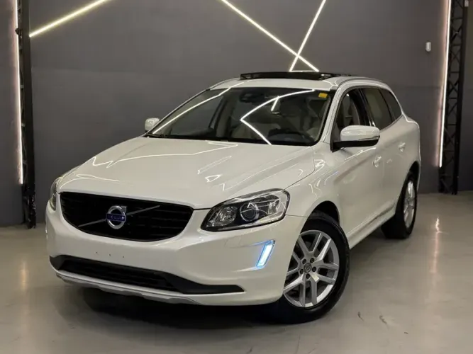 Volvo XC 60 T-5 Momentum 2.0 245cv FWD 5P 2017
