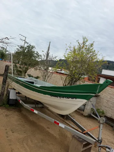 Barco 4.70m fibra com motor e carreta rodoviária