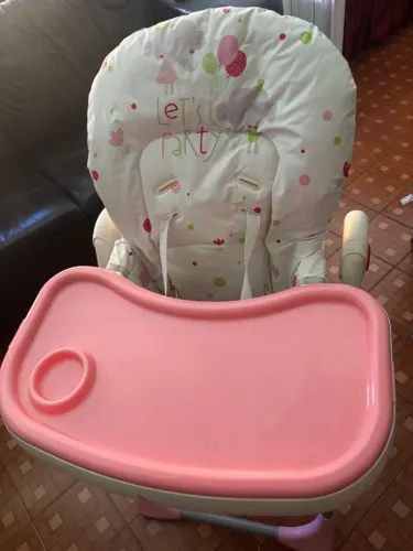 Cadeirinha de alimentação 