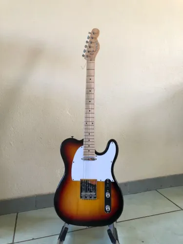 Guitarra Strinberg modelo Telecaster + capa