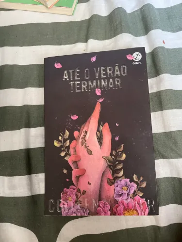 Livro Até o Verão Terminar - Colleen Hoover