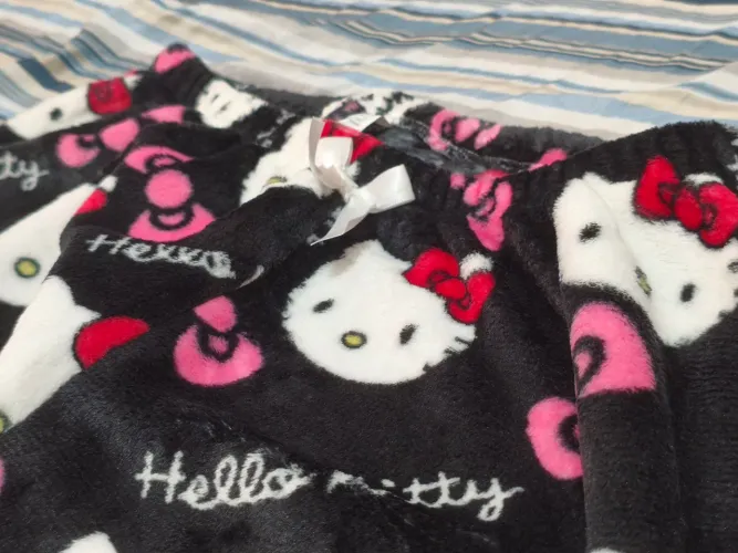 Calça de pijama da Sanrio / Hello Kitty (ajustável ao corpo)