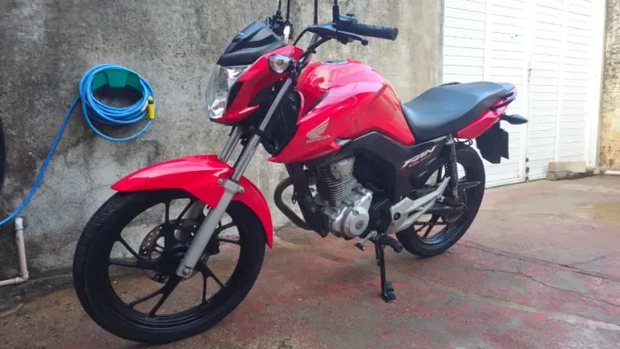 Honda CG 160 Fan Vermelha - Baixa Quilometragem + Brindes (Capacetes e Trava)