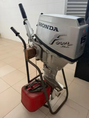 MOTOR DE POPA HONDA 4T 15HP - ANO 2000