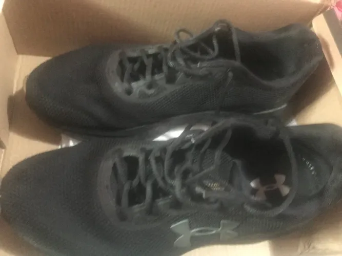 Tênis under armour numero 43