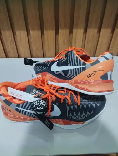 Nike Kobe 8 System BHM, tamanho 43, totalmente novo , aberto a negociação!