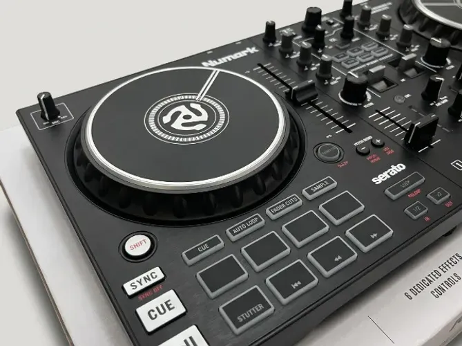 Mesa Controladora DJ - NUMARK MIXTRACK PRO FX - ESTADO DE ZERO KM NA CAIXA ORIGINAL!