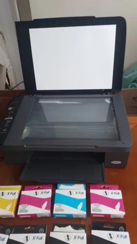 Impressora Epson Stylus TX115 Multifuncional jato de tinta (imprime, copia e digitaliza)