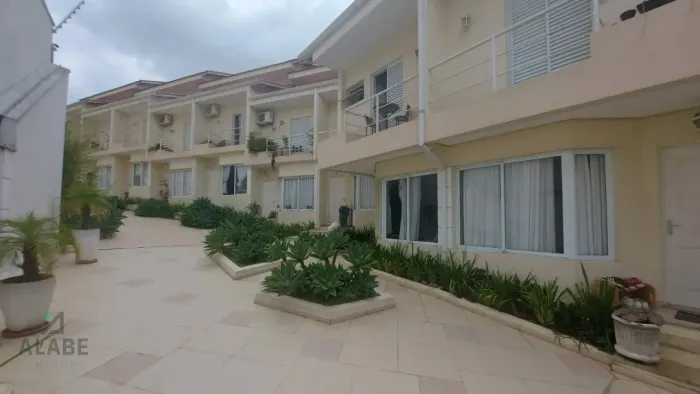 VENDE-SE SOBRADO EM CONDOMINIO FECHADO NO JARDIM MARAJOARA