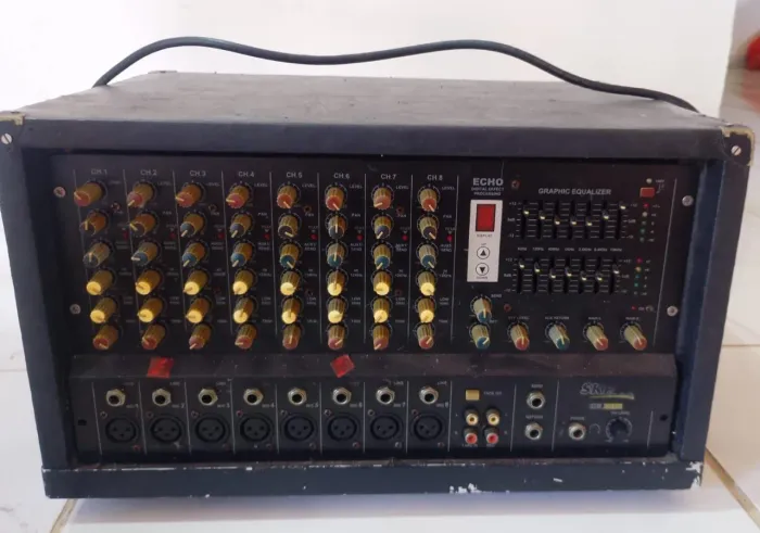 Amplificador de som profissional