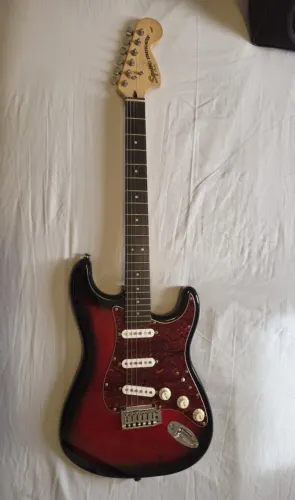 Fender Squier Standard Stratocaster Antique Burst - Escala Rosewood