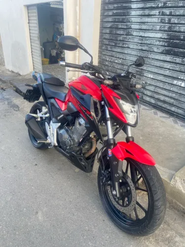 Vendo ou Troco Cb Twister 300f 