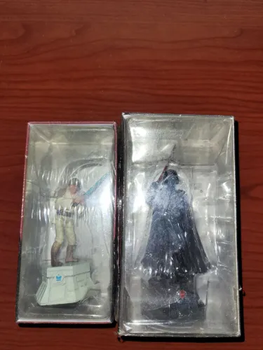 Miniaturas Darth Vader e LukeSkywalker do Xadrez Star Wars LACRADO ( SÓ RETIRADA ).