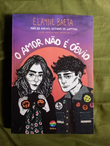 Livro O Amor Não é Óbvio - Elayne Baeta