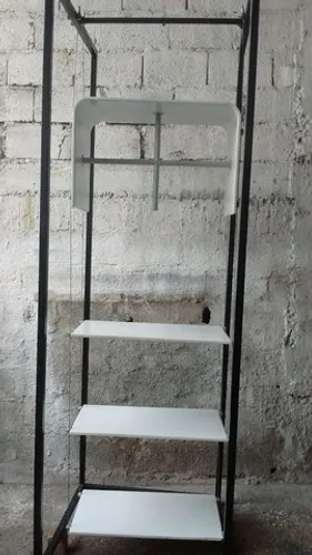 Arara suspensa close
