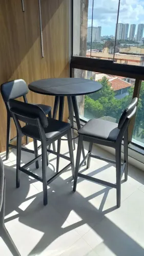 Mesa Bistro com Banquetas