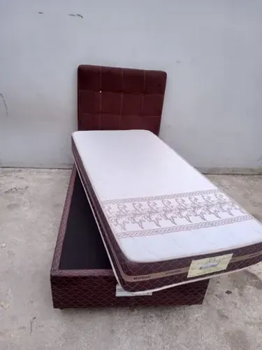 Conjunto da Gazin colchão de molas ensacadas base box acompanha cabeceira 