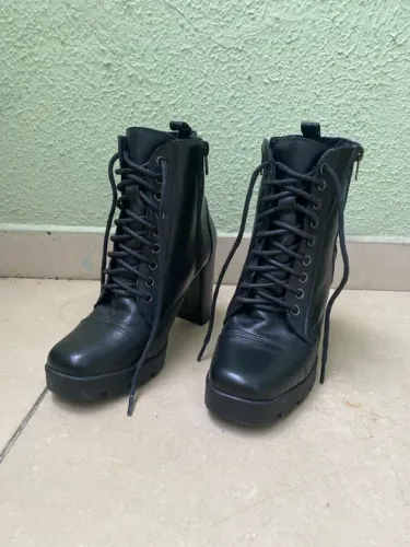 Bota Feminina de Couro
