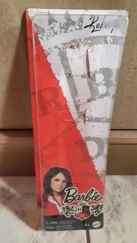 Caixa boneca barbie Roberta Rebelde 