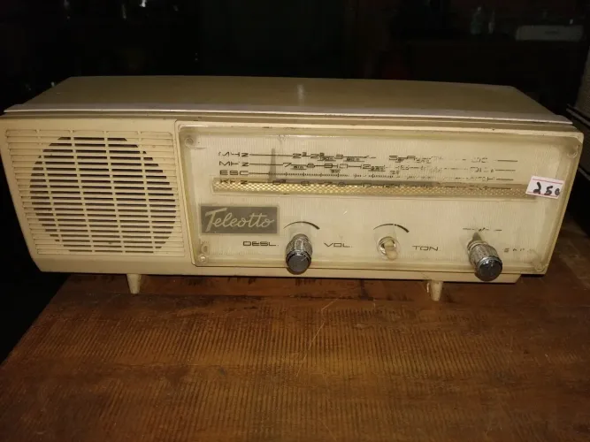 Rádio Telecoto vintage restauração ou decoração 