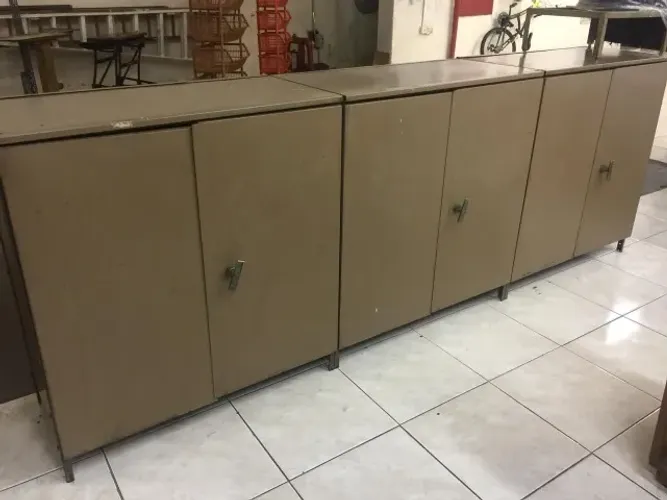 Balcão com 6 portas