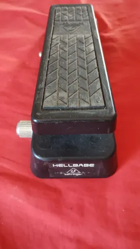 Pedal Wah Wha Uauá Hellbabe Behringer - Troco!