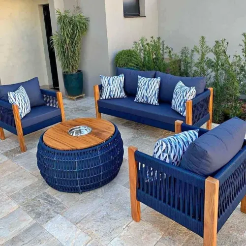 Conjunto de Sofá, Poltronas e Mesa de Centro para Área Externa