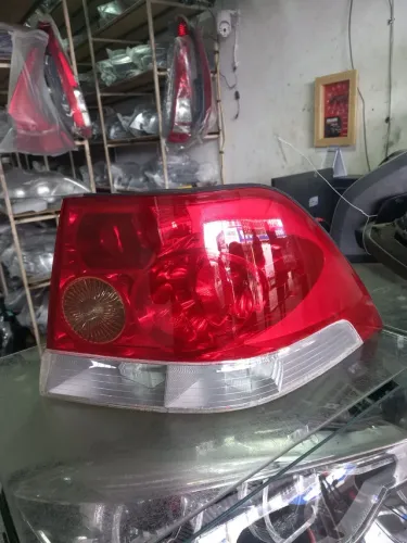 Lanterna vectra lado direito