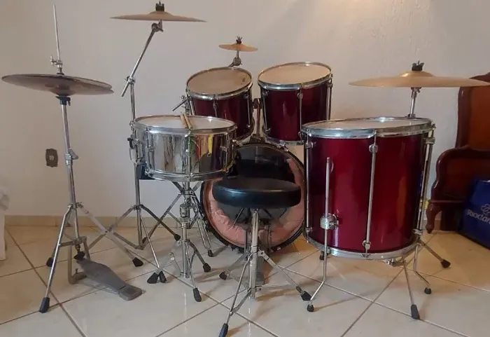 Bateria da marca MAPEX - Modelo anos 90 - VÊNUS SERIES
