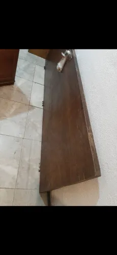 Porta lisa usada med: 2.07 m altura 70 cm largura  com fechadura e dobradiças. 