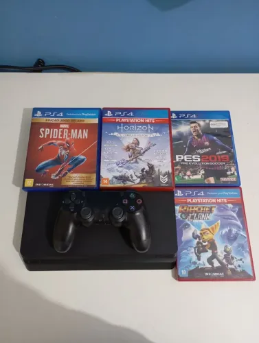 PS4 Slim 1TB + 4 Jogos