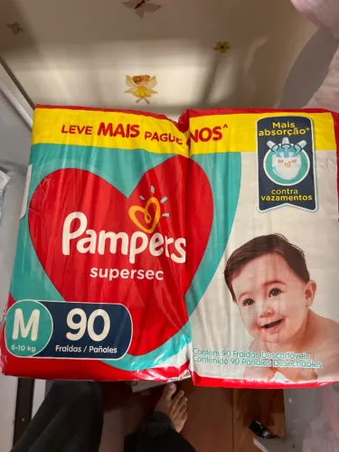 Fralda Pampers supersec M com 90