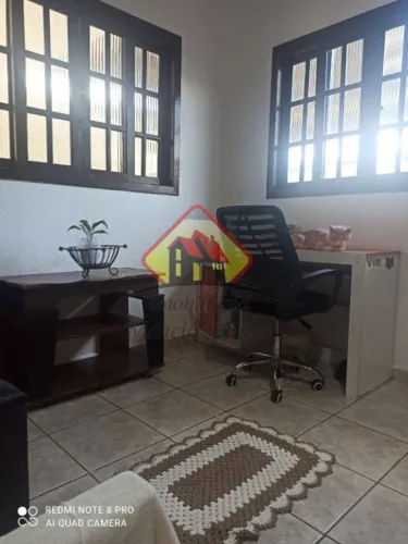 Casa com 2 suítes e quintal amplo para locação no Jaraguá Mirim - Caraguatatuba