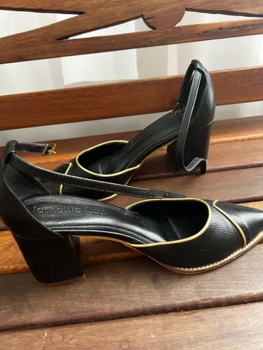 Sapato scarpin de couro