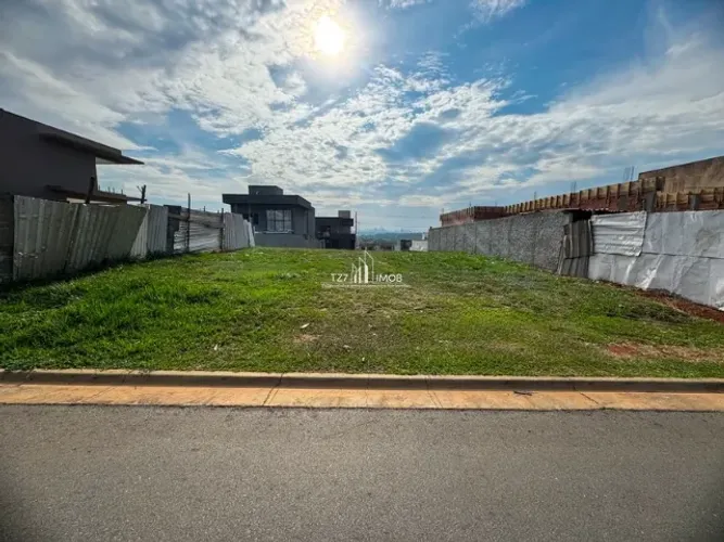 Condomínio Jardins Capri - Lote plano, sem vizinho de frente, com 313,23 m² - 