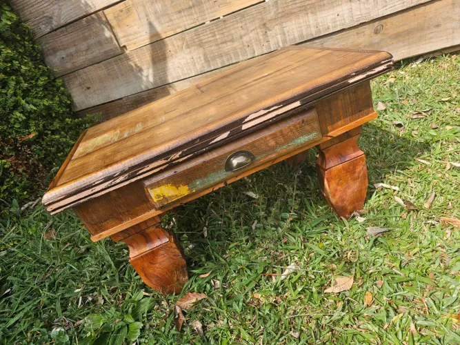 Mesa de centro em demolição