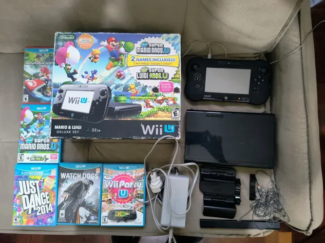 Wii U Deluxe + Jogos - Mario Kart 8, Super Mario Bros U e Mais!