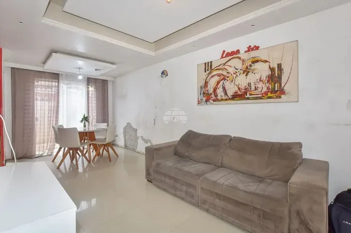 Sobrado aceita apartamento de menor valor e carro