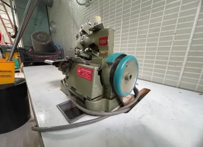 Máquina Overlock Industrial Star