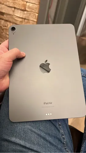 Apple iPad Air 5th A2588 8 GB RAM Cinza Espacial 64 GB 10.9" c/apple pencil