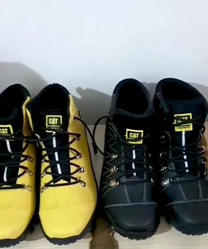 2 pares de botas caterpillar