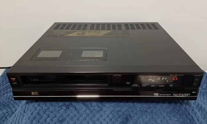 Video Cassete SHARP 3 Cabeças - No Estado / Imagem Chuviscada